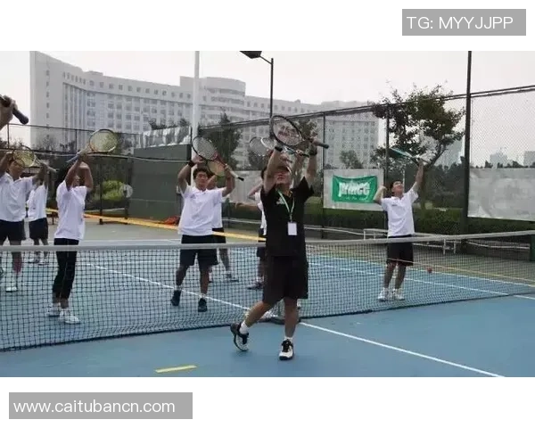 广州网球队的盯防策略揭秘：深度解析网球战术与团队协作