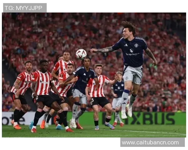 足球明星齐聚一堂激情对决精彩赛事回顾与球迷互动盛况 足球明星齐聚一堂激情对决精彩赛事回顾与球迷互动盛况