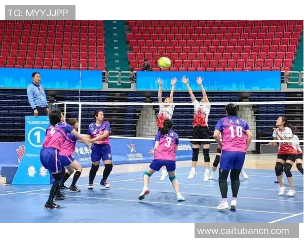 广州排球队全运会精彩配合展现团队精神与竞技水平的完美结合