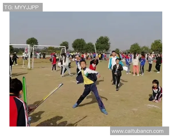 香港足球明星队黄子佼带领球队勇闯赛场展现风采与激情